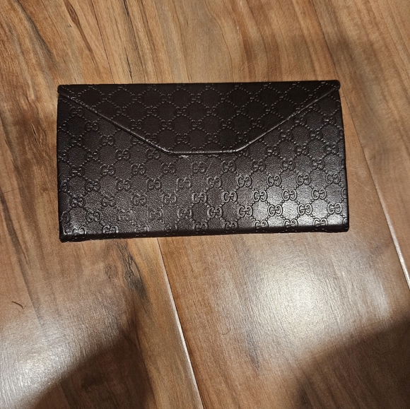 Gucci Brown Embossed Sunglasses Case - Picture 1 of 6